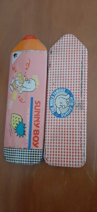 Estojo de lata em forma de lapis, dos anos 80