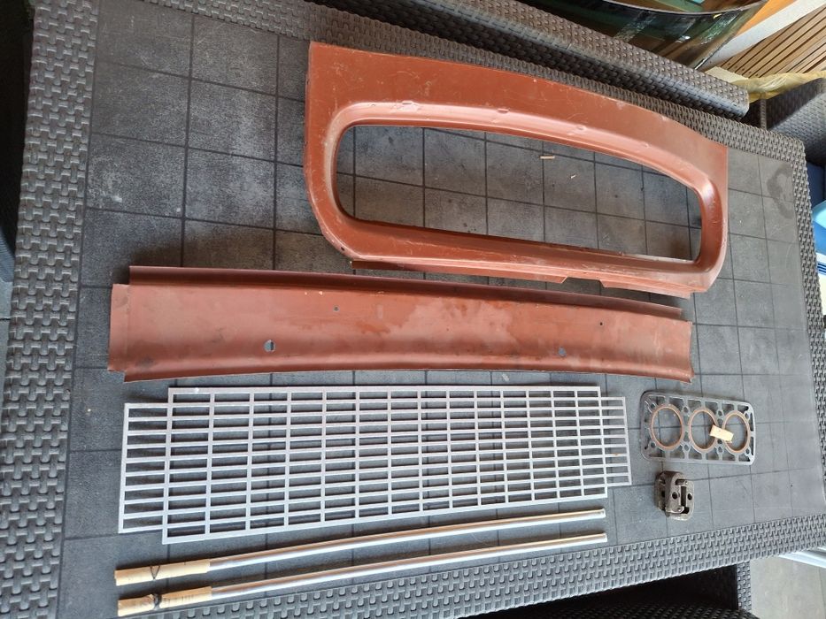 Listwy krótkie błotnika tył Syrena-nowe