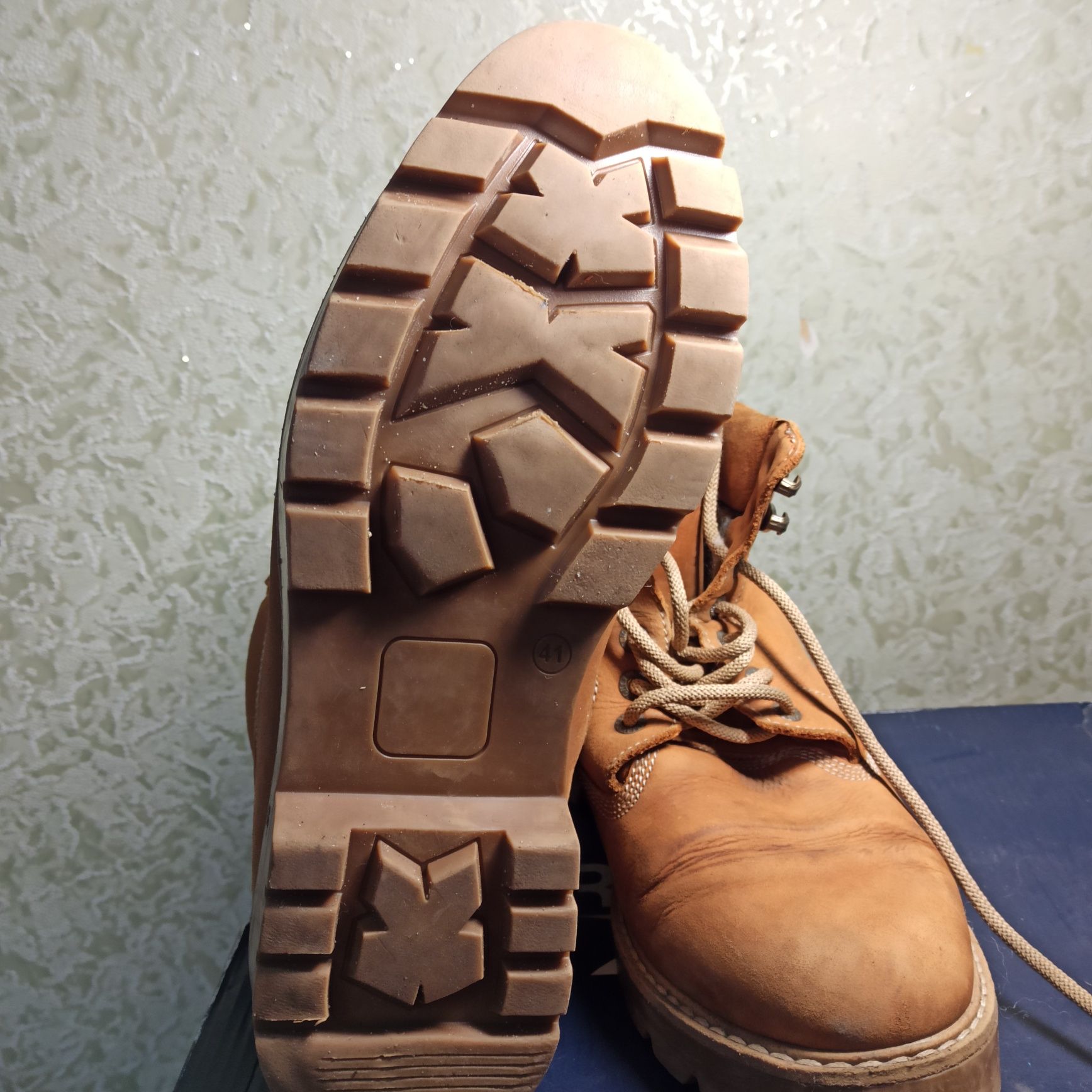 Зимові шкіряні ботинки р. 41 б/в