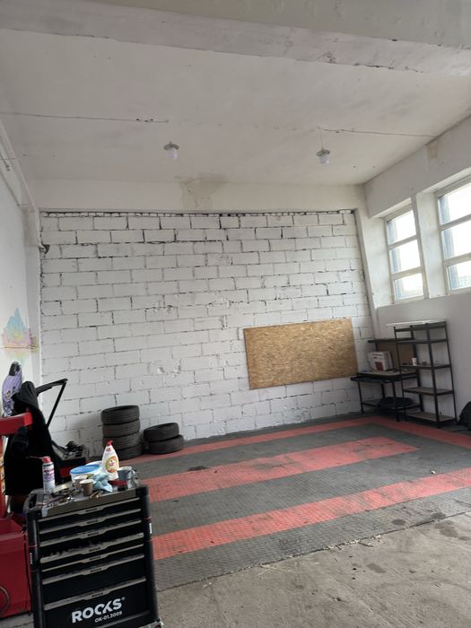 Wynajem box / warsztat / garage z podnośnikem