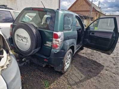 suzuki grand vitara 4x4 1.6 16v M16A  lak Z2T samochód na części