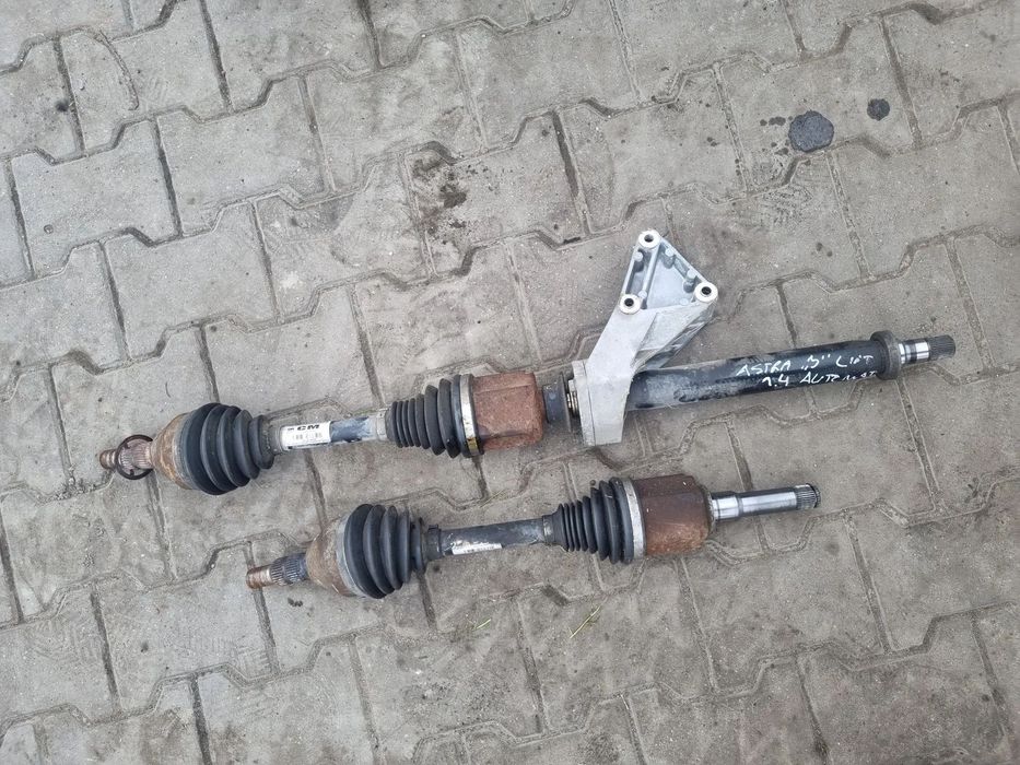 Półoś prawa długa Opel Astra J IV 1.4 Turbo automat 13250845