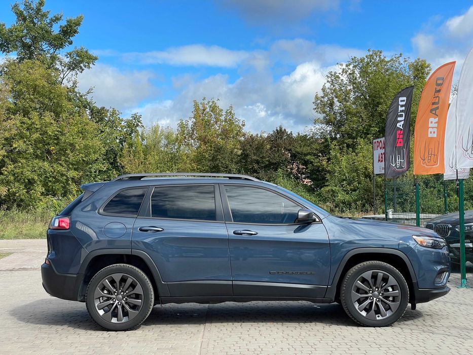 Jeep Cherokee 2021 бензин 3.2