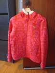 Casaco Roxy vermelho e rosa com pêlo.