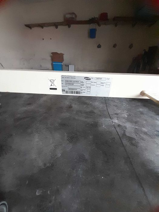 Cama ortopédica e cadeira de rodas