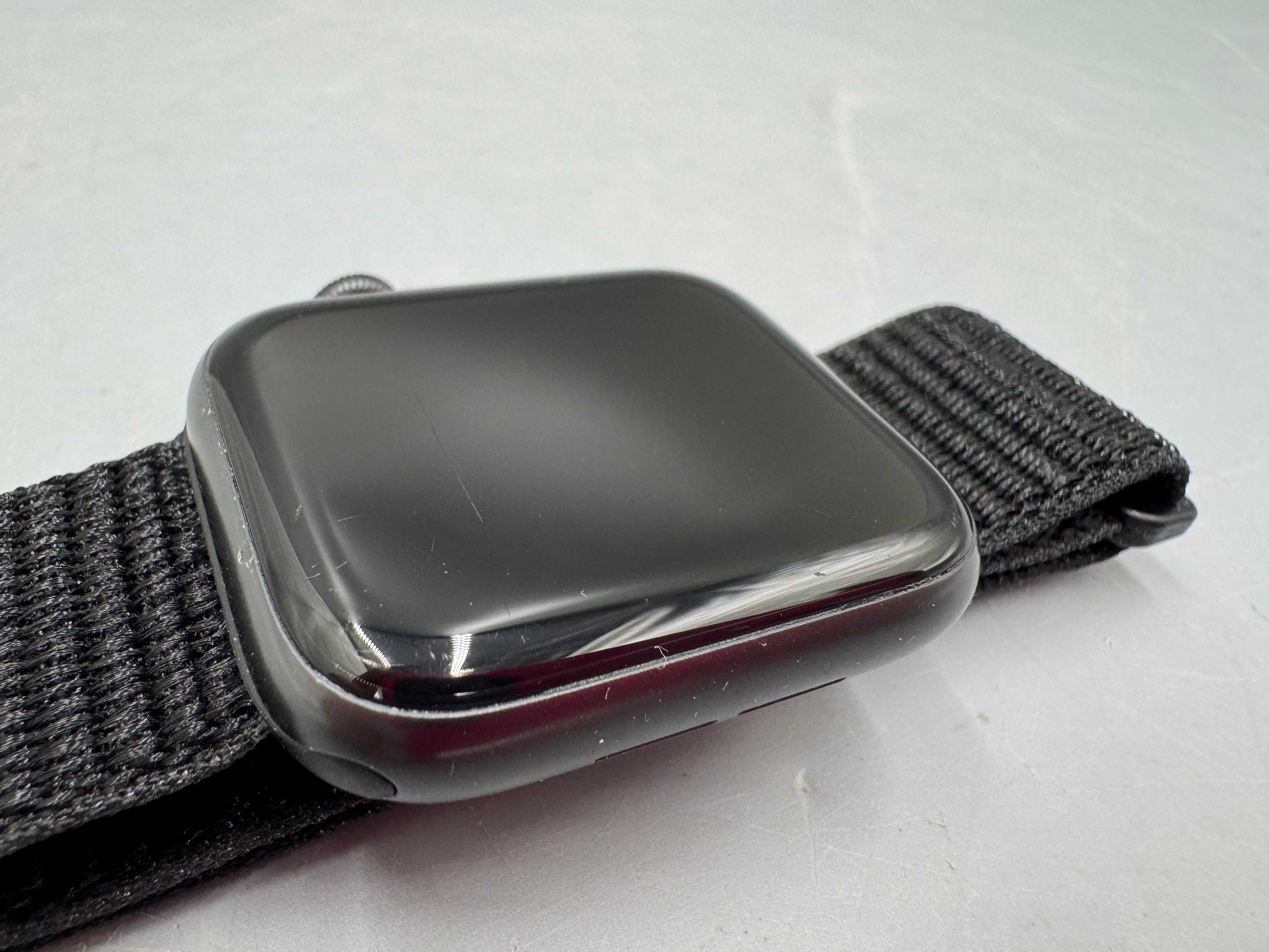 Apple Watch Se 44mm + Ładowarka + Paski