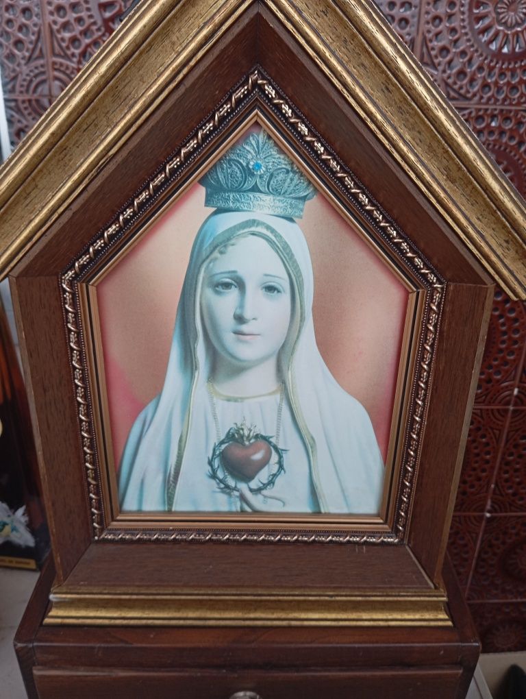 Quadro em madeira com a imagem da nossa senhora do sagrado coração