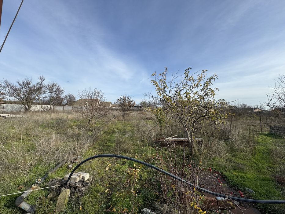 Продам будинок з великою ділянкою