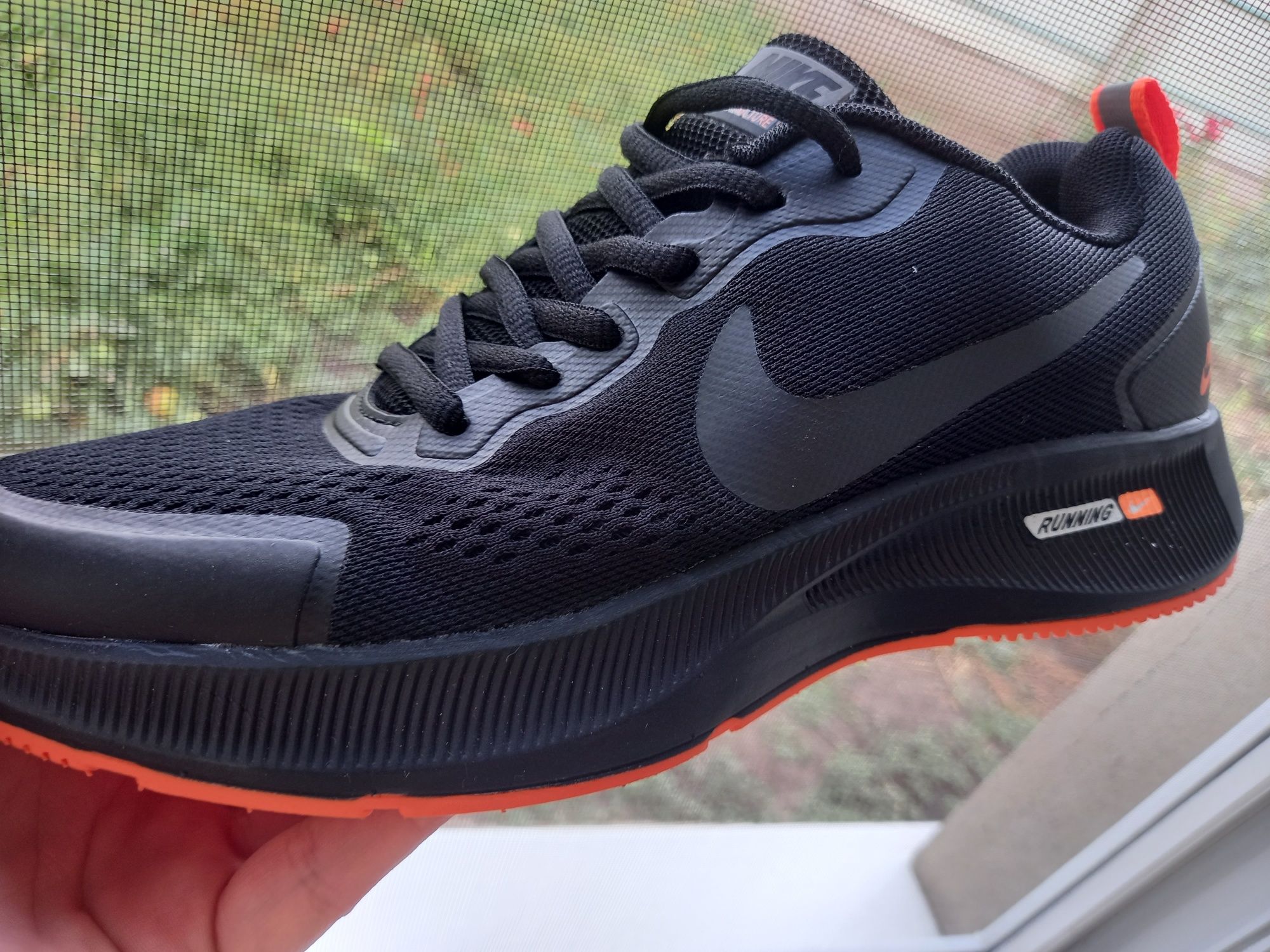 Кроссовки унисекс Nike Running zoom р.39-24,5 см