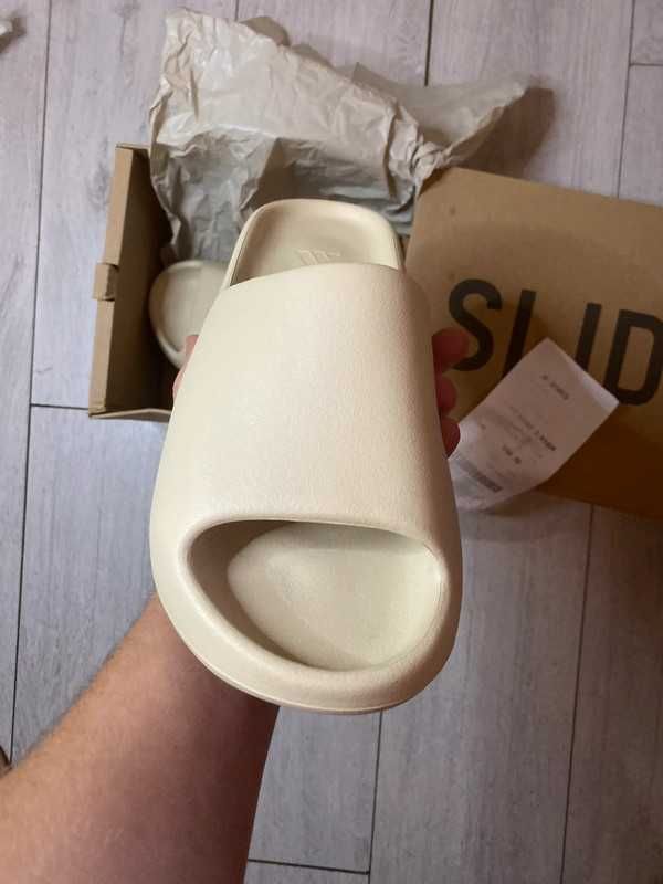 klapki adidasYeezy Slide Bone Moda Z pudełkiem rozmiar.39