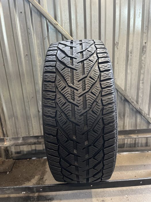 nr82 pojedyńcza opona zimowa Kormoran  snow 215/40/17 8mm  20r