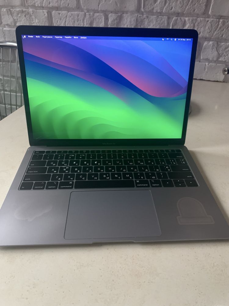 Продам Macbook air 2019 space gray 128