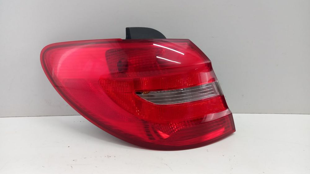 Фонарь задний левый стоп Mercedes W246 2012 A2468200164