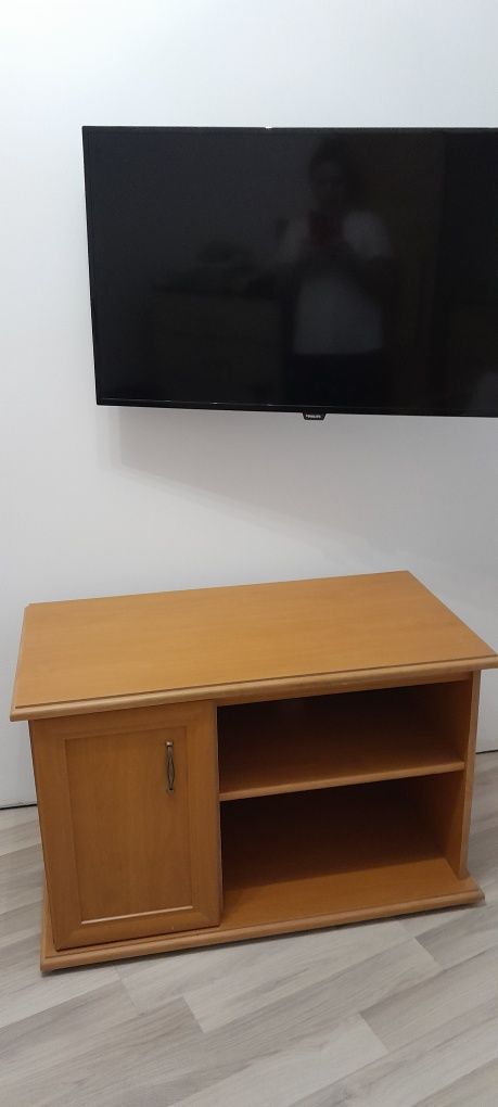 Sprzedam solidną szafkę / komodę pod telewizor