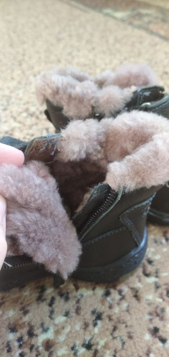 Продам детские зимние ботинки на мальчика