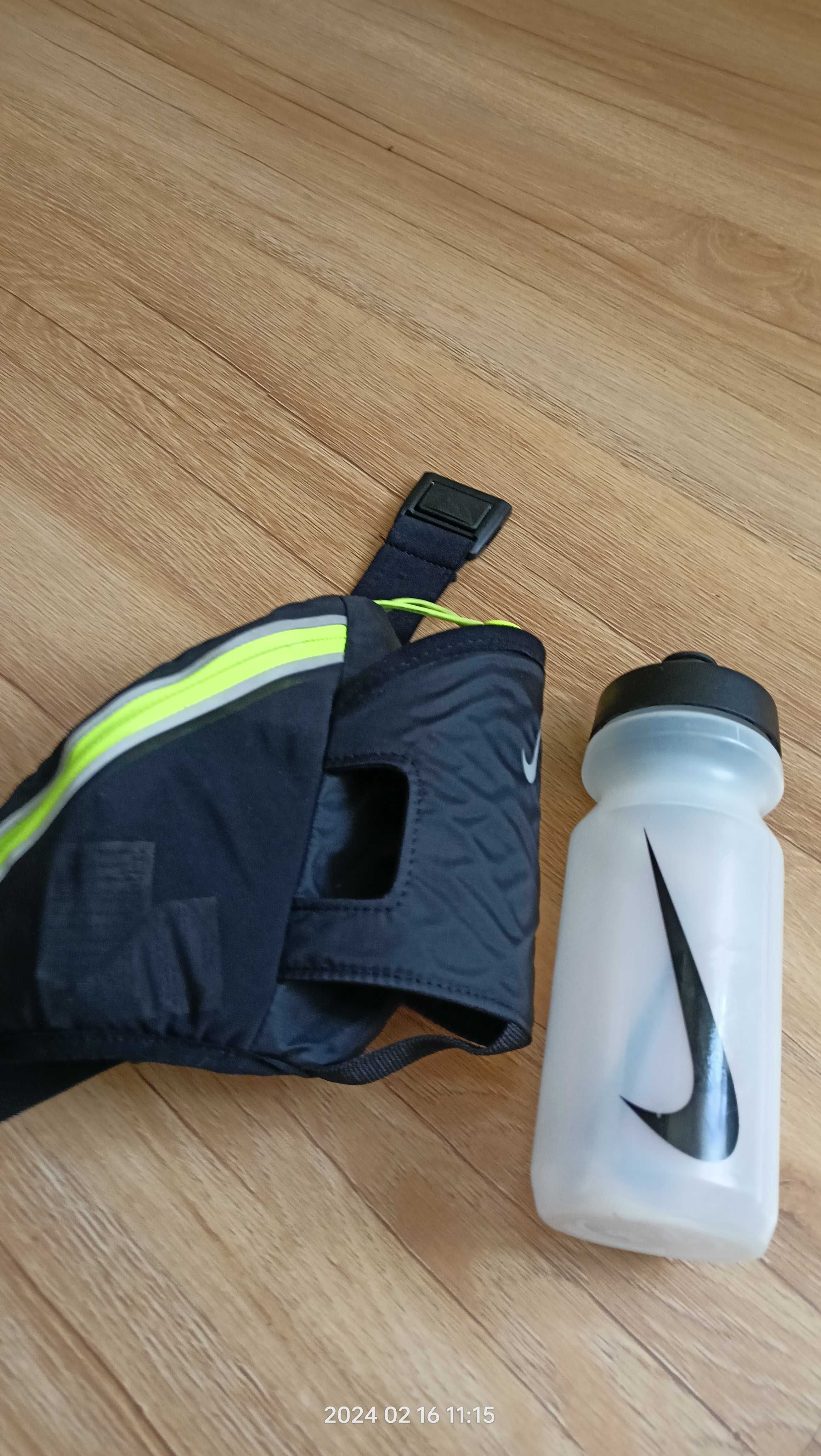 Pas biegowy z bidonem Nike