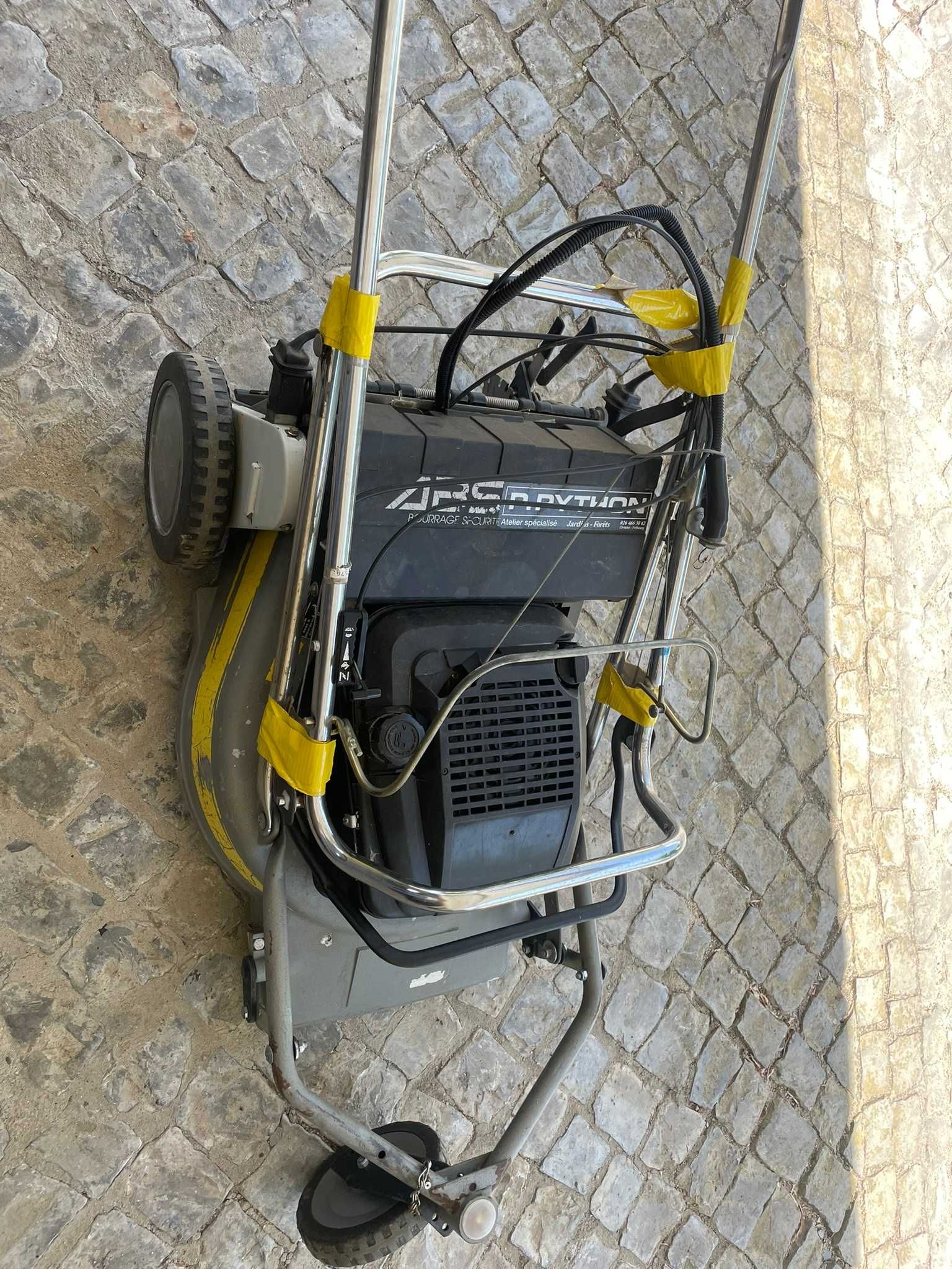 Corta relva gasolina de 3 rodas