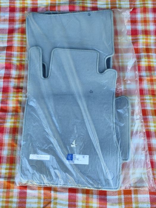 Dywaniki Mercedes W211 S211 CLS W219 C219