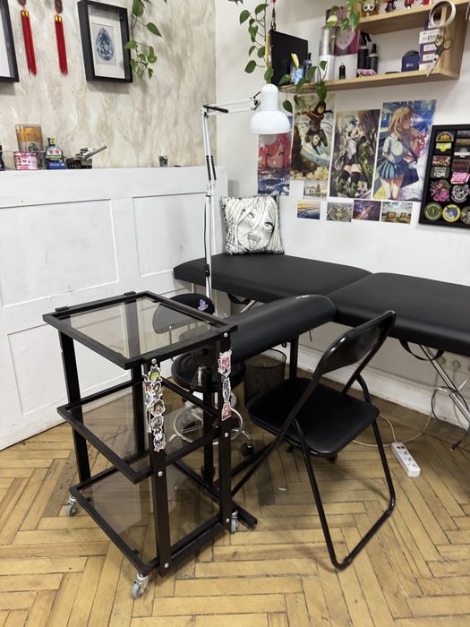 Оренда кушетки в салоні. Самий центр міста.