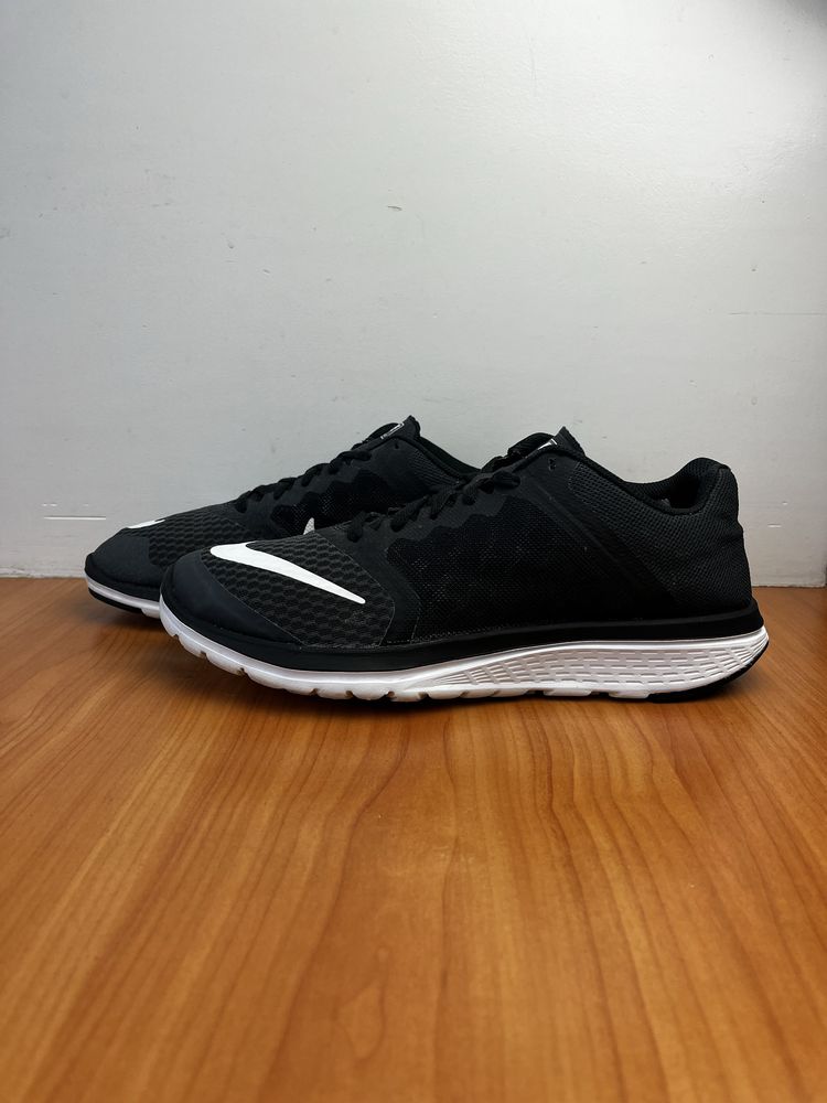 Кроссовки Nike FS lite run 3 размер 42 оригинал спортивные беговые