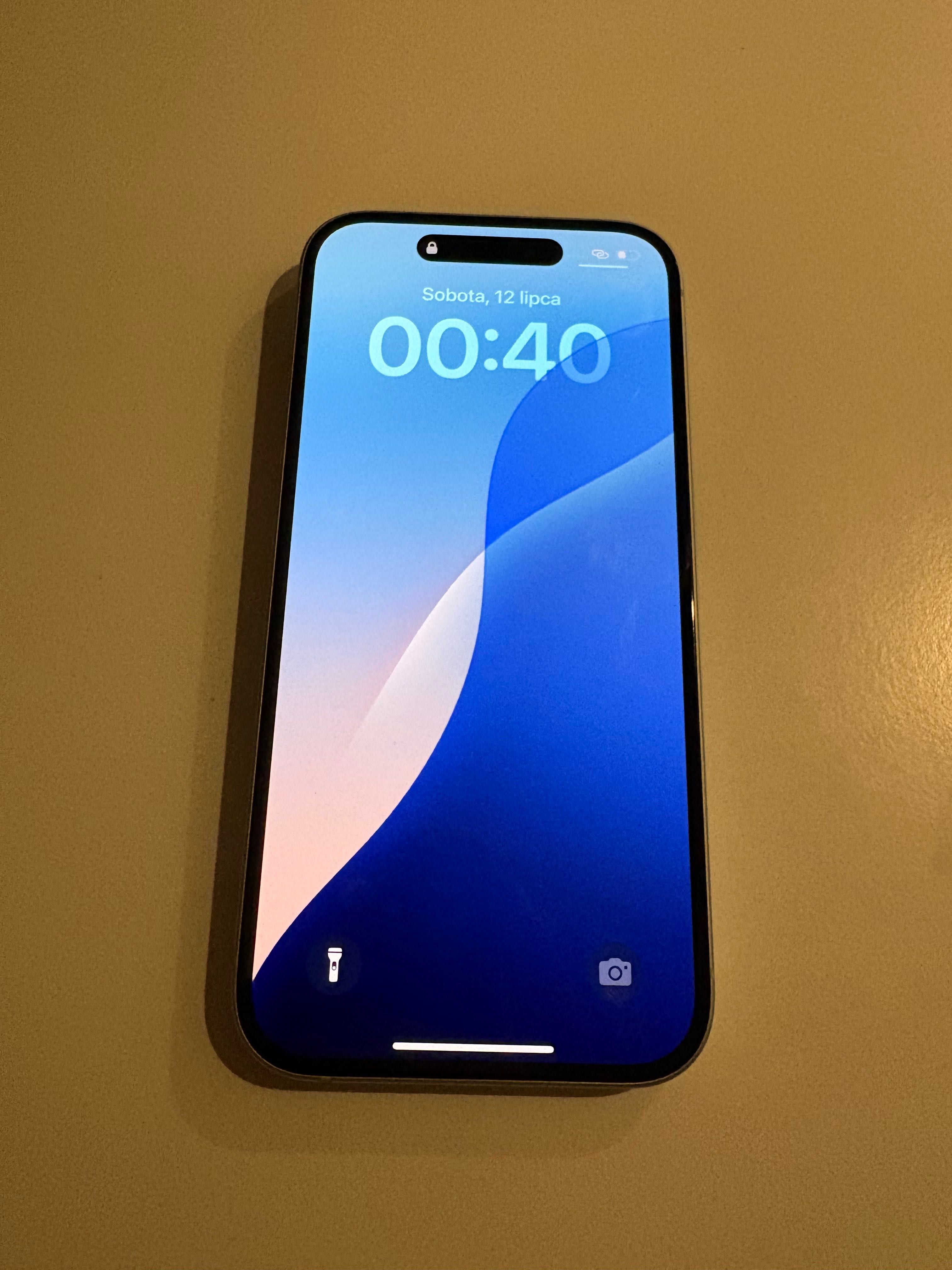 iPhone 15  256GB
