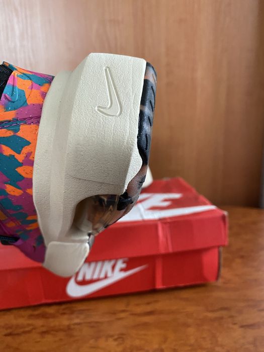 Кросівки жіночі NIKE