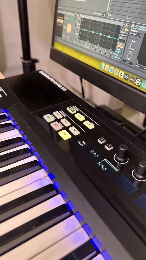 Klawiatura MiDi Komplete Kontrol S49