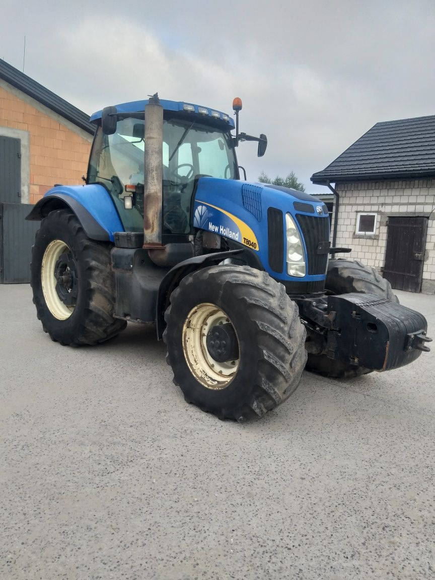 Ciągnik rolniczy New Holland 8040