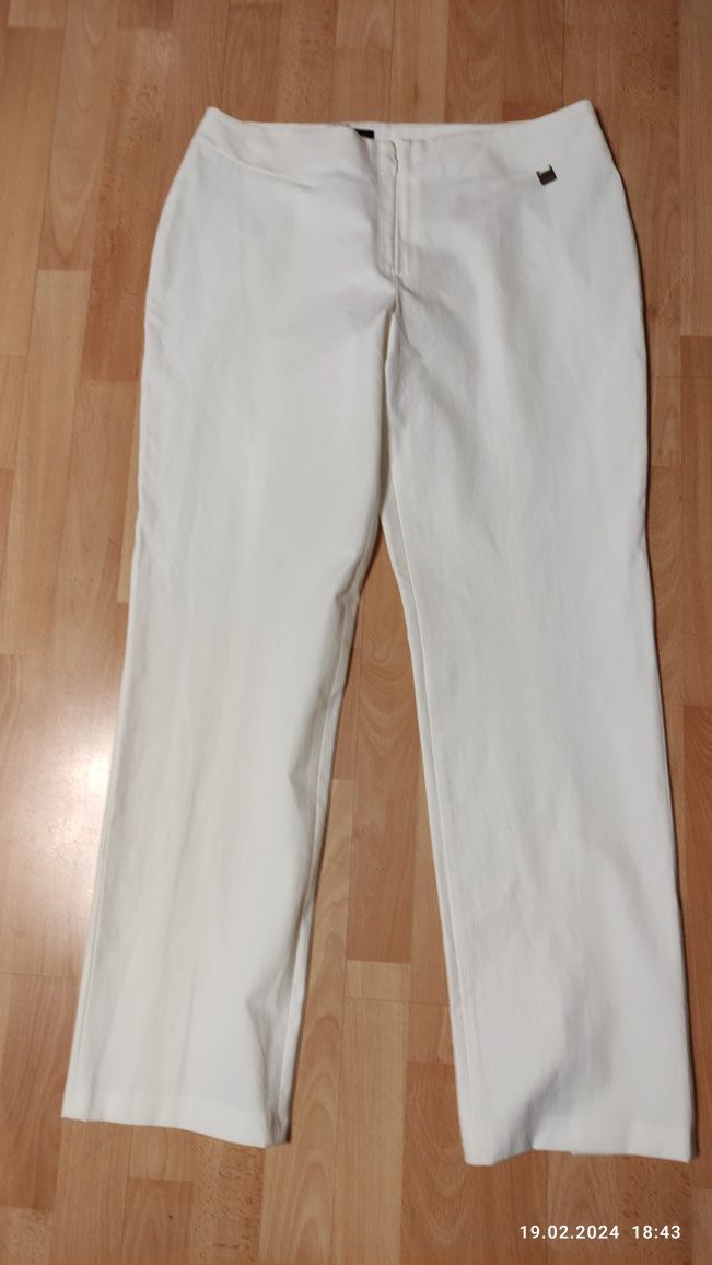 Bardzo eleganckie białe spodnie damskie Mergler 46
