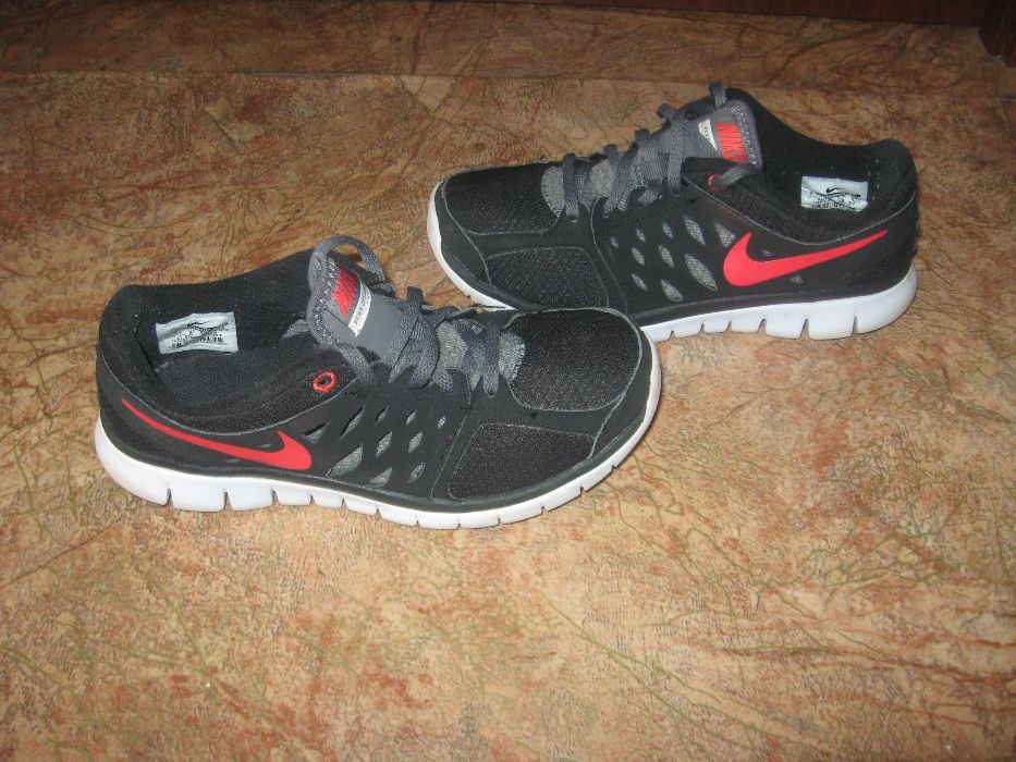 Женские фирменные кроссовки NIKE 38 р (по ст-24 см)