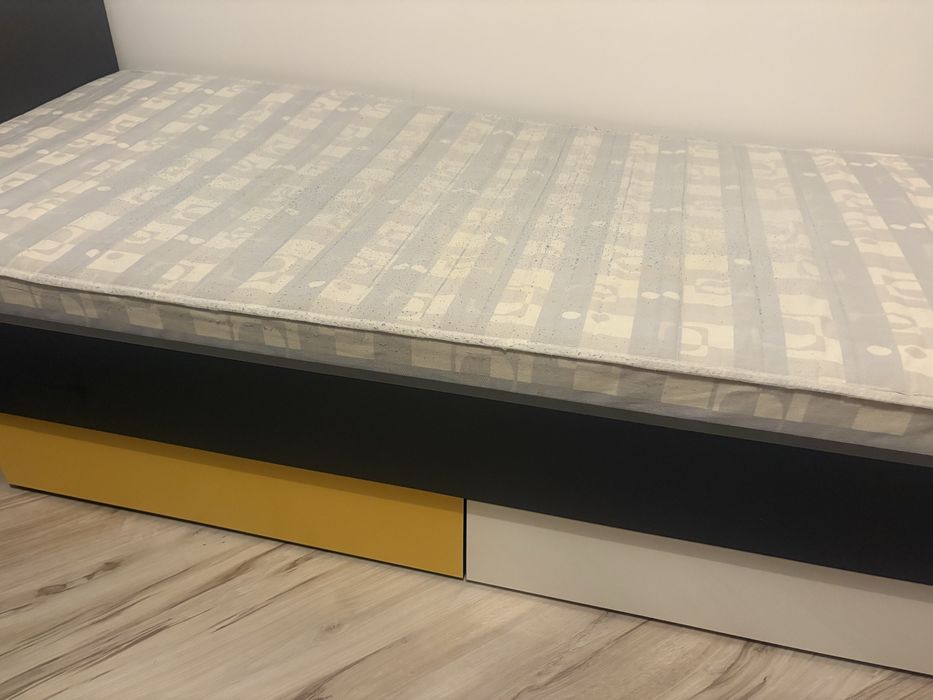 Sprzedam łóżko 90x200 z materacem