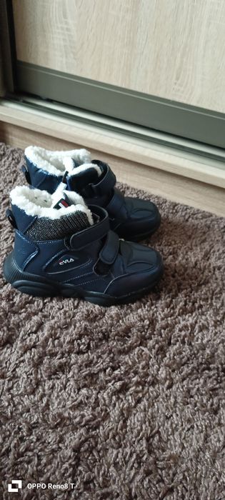 Взуття на дівчинку або хлопчика