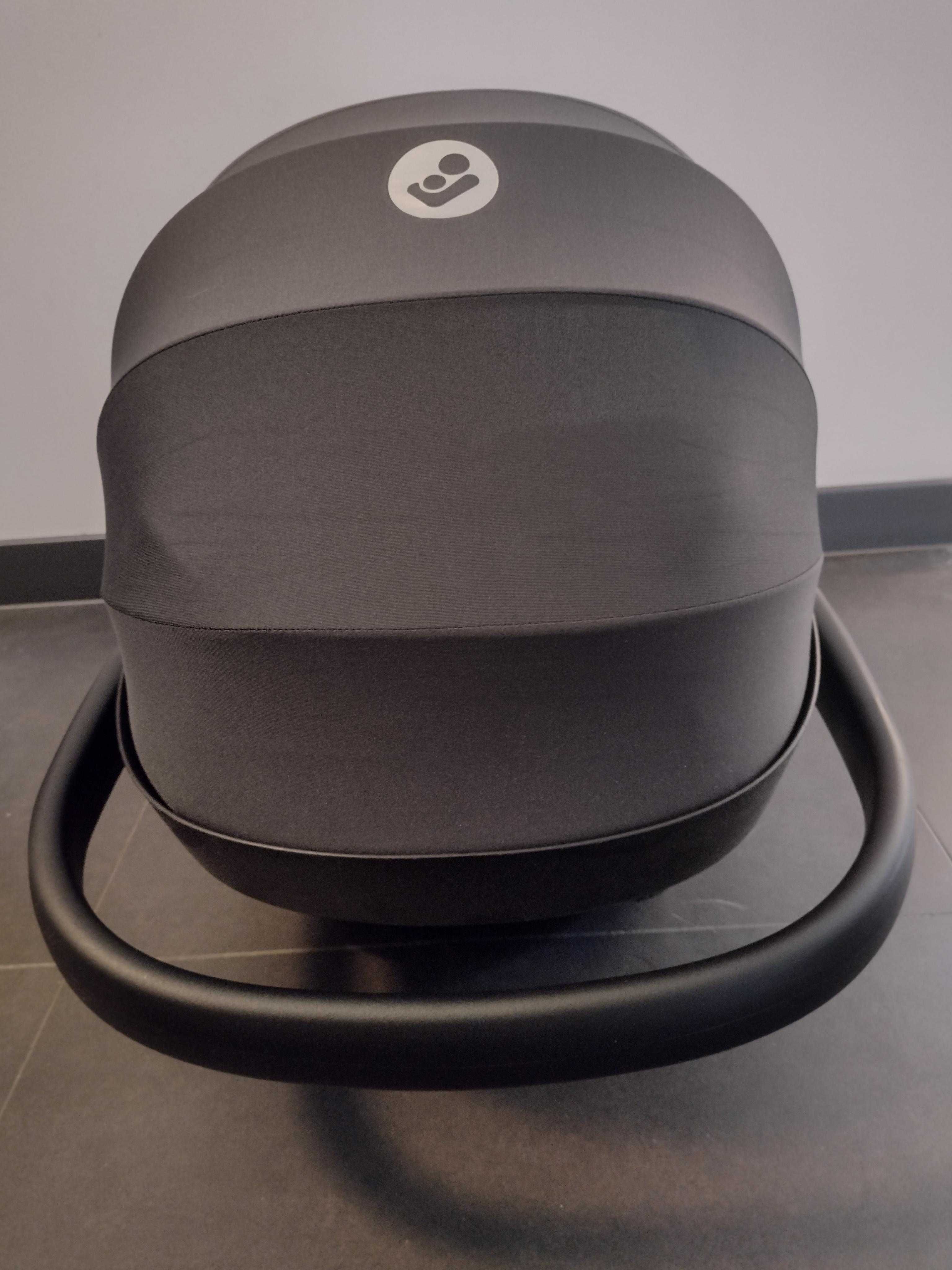 Maxi Cosi Pebble 360 - fotelik dla niemowląt / Select Grey + adaptery