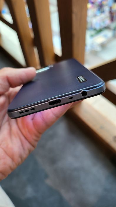 надтонкий Oppo A73 4/64 Blue