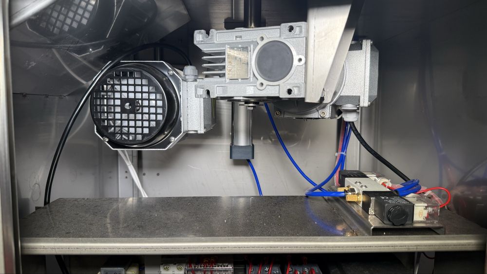 Чистка для тикви, овочів, фруктів