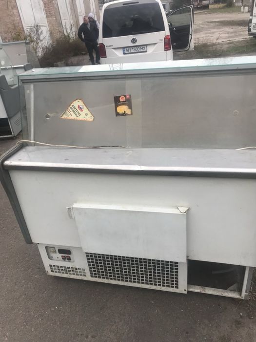 Продам холодильні вітрини б/у