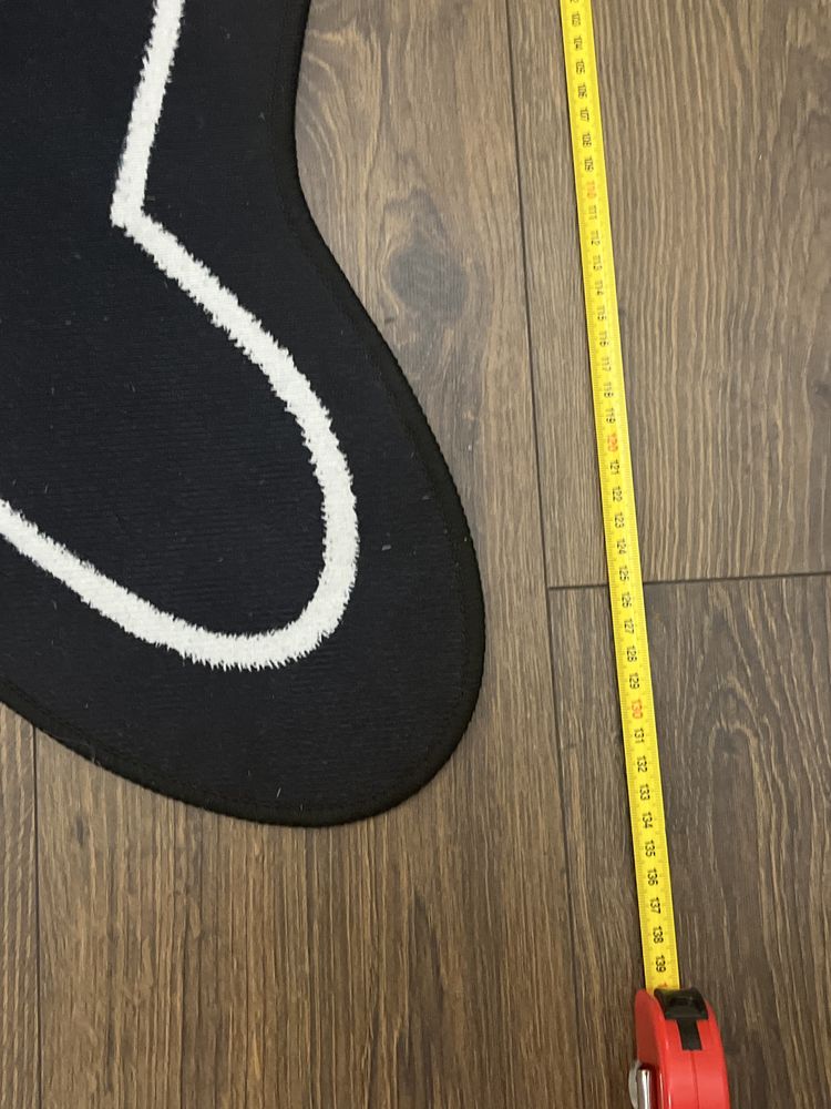 Dywan z Trupem 138cm