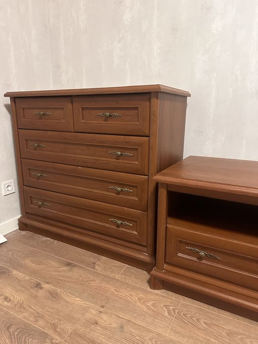 Комод в дереві