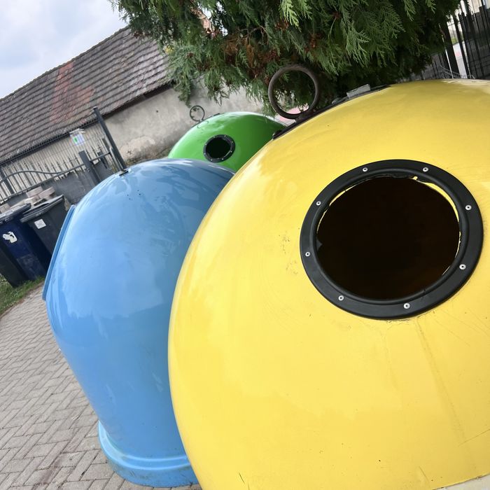 Zestaw pojemników Igloo typu dzwon - niebieski, zielony i żółty 1,5m3