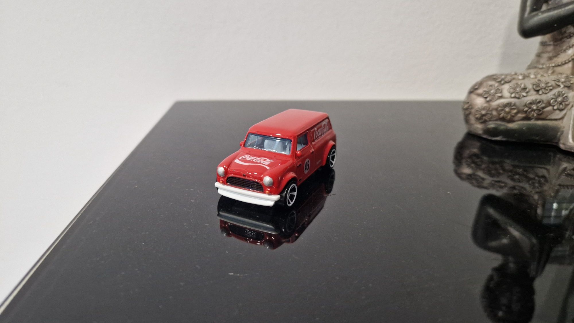 Hot Wheels Austin Mini Van Coca-Cola Custom