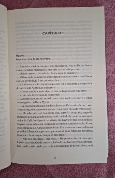 Livro - Um de nós é o próximo