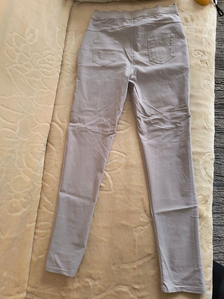 Jasnoszare legginsy z lycrą rozmiar M
