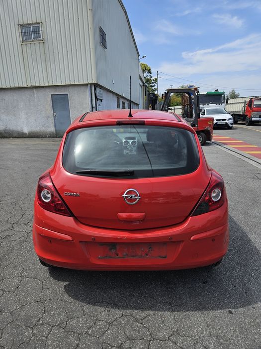 Opel Corsa D 1.2i de 2011 para peças