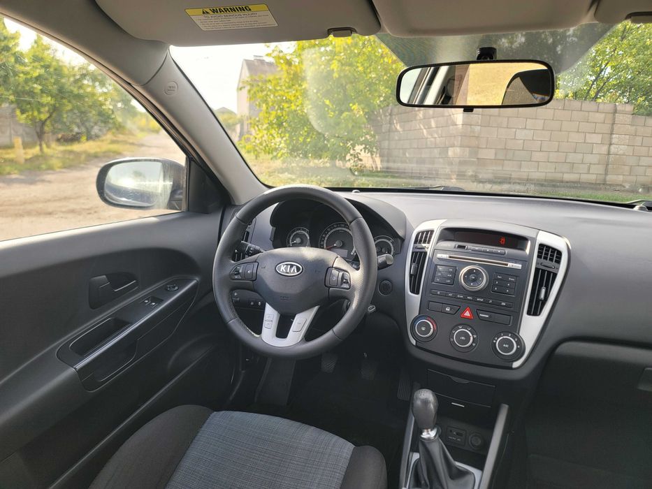 Kia Ceed 2009, 1.4 MT (90 к.с.)