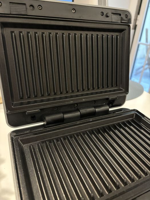 Sandwicheira FLAMA Grill / (800 W - Gris)