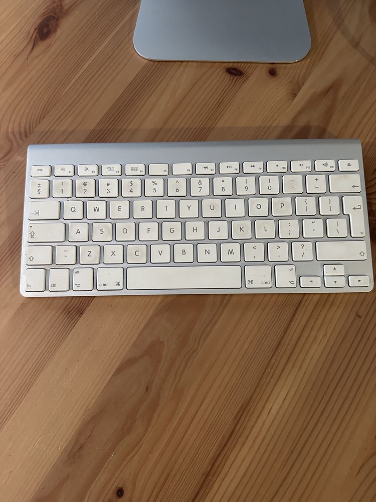 Komputer iMac z 21,5 -calowym ekranem z podswietleniem LED