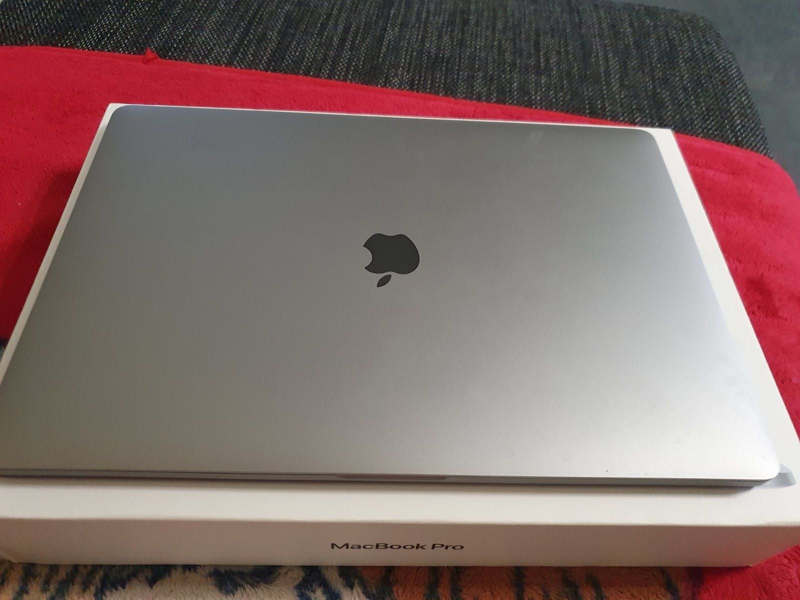 Продам MacBook 16-inch 512GB