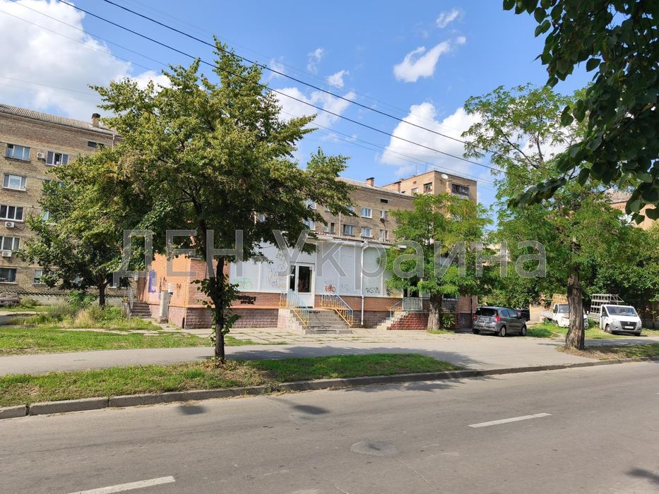 Продаж фасадної окремої будівлі під будь-який вид бізнесу