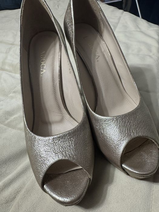 Туфлі ,  натуральна кожа , гарний стан , дуже яскраві