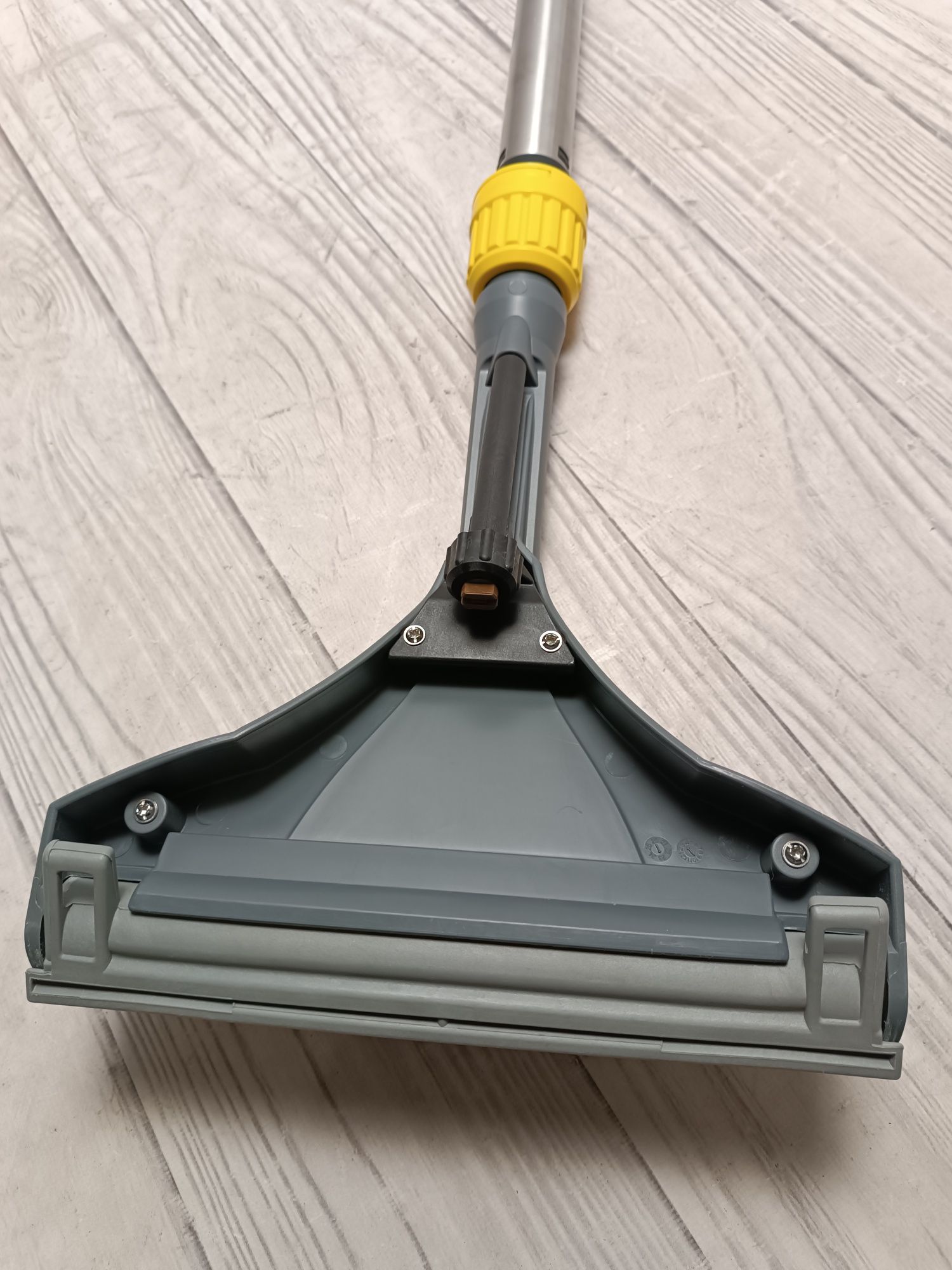 Karcher 4.130-007.0 насадка для підлоги, килимів з шарніром